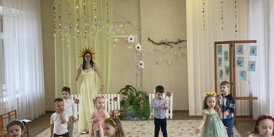 Тематичне свято" Ось і веснонька прийшла!" гр2 дітей дошкільного віку  ( вихователі: Кіхтенко Т.О. , Захарова А.О., музичний керівник Урсу Д.І.)