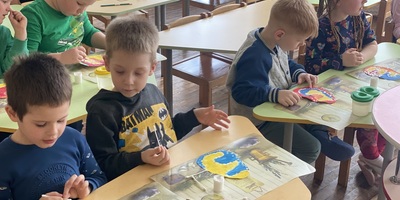 Заняття з малювання " Розмалюємо писанку. Подорож абстрактної лінії" гр.3. вихователь Роботько Н.О.